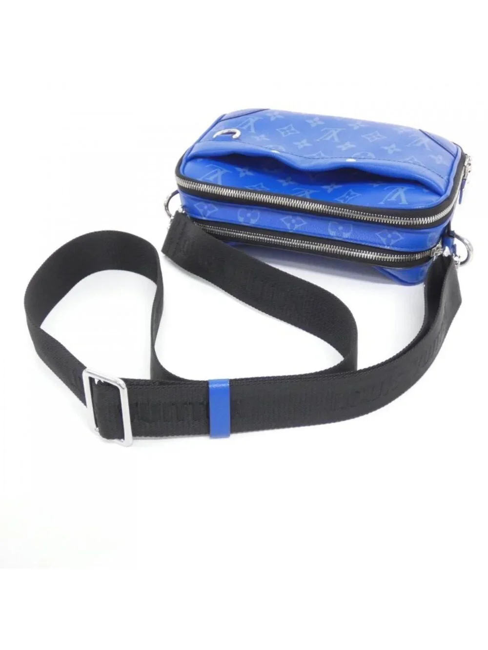 Louis Vuitton Taiga Llama Alpha Messenger Shoulder